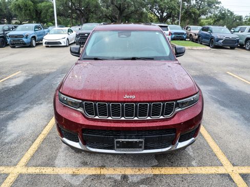Used 2022 Jeep Grand Cherokee L Laredo w/ Luxury Tech Group I AWD/4WD image 4