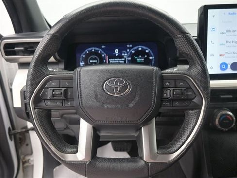 Used 2024 Toyota Tacoma TRD Off-Road image 28
