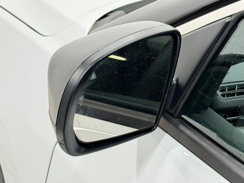 Used 2025 Jeep Compass Limited image 35