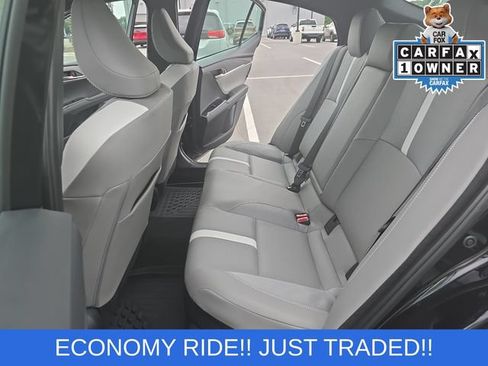 Used 2025 Toyota Camry SE FWD image 11