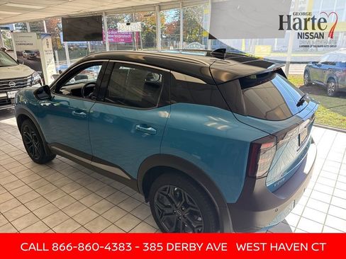 Certified 2025 Nissan Kicks SR image 2