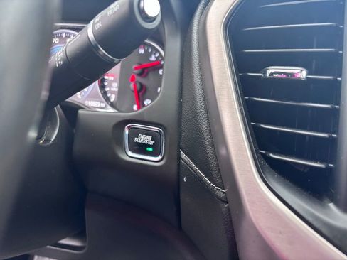 Used 2019 GMC Acadia Denali w/ Technology Package image 28