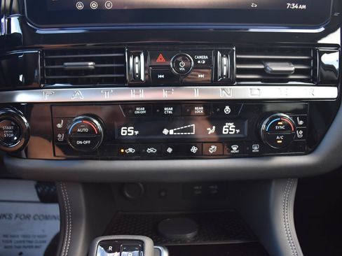 New 2026 Nissan Pathfinder Platinum FWD image 45