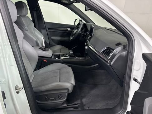 Used 2022 Audi SQ5 Premium w/ Convenience Package image 29