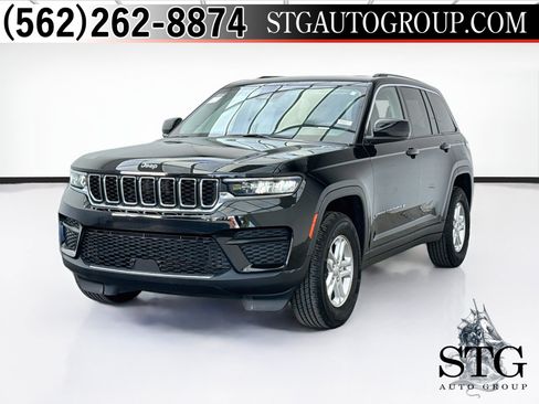 Used 2023 Jeep Grand Cherokee Laredo AWD/4WD image 1