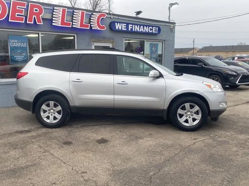 Used 2012 Chevrolet Traverse LT image 3