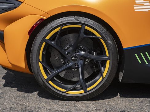 Used 2021 McLaren Elva RWD image 13