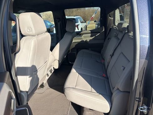 Used 2025 GMC Sierra 1500 SLT AWD/4WD image 19