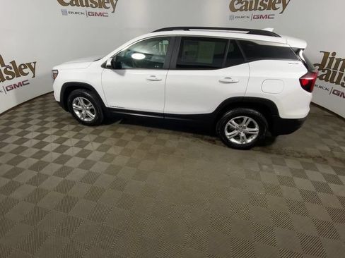Used 2023 GMC Terrain SLE w/ Driver Convenience Package AWD/4WD image 5