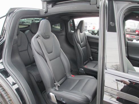 Used 2022 Tesla Model X Plaid image 21