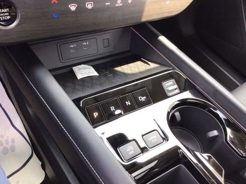 New 2025 Nissan Murano SL image 13