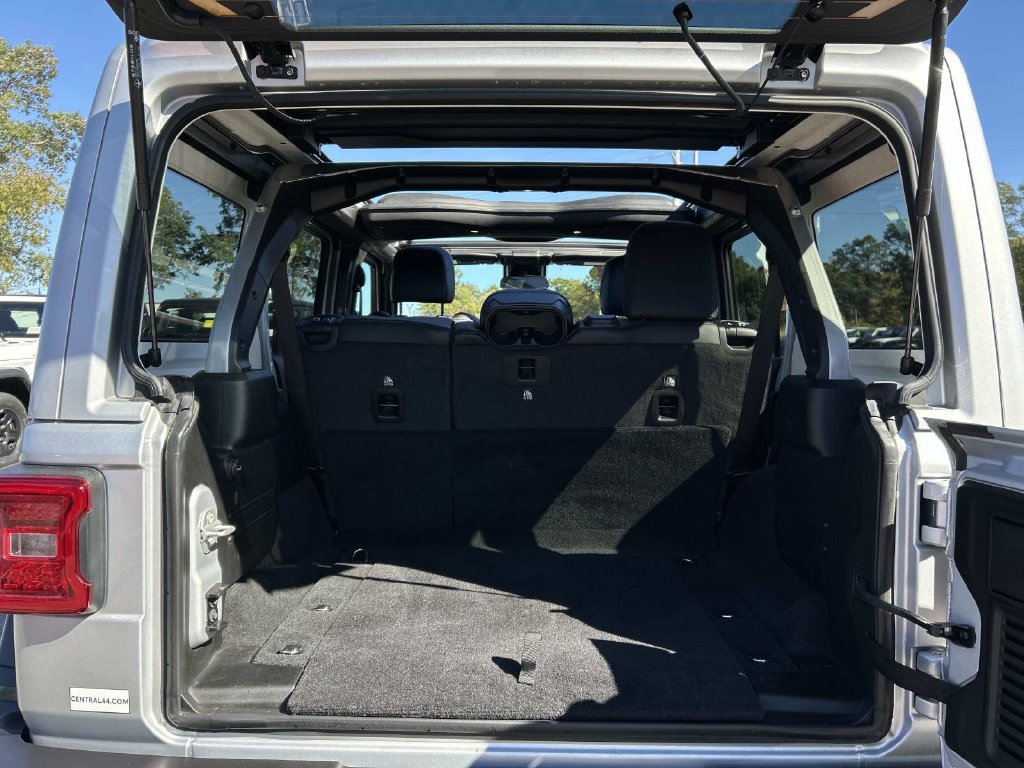 Certified 2024 Jeep Wrangler Unlimited Rubicon w/ Convenience Group AWD/4WD image 11