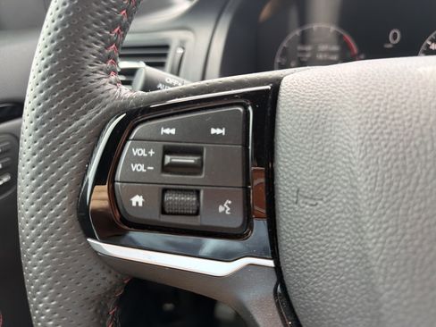 Certified 2025 Honda Ridgeline Black Edition image 28