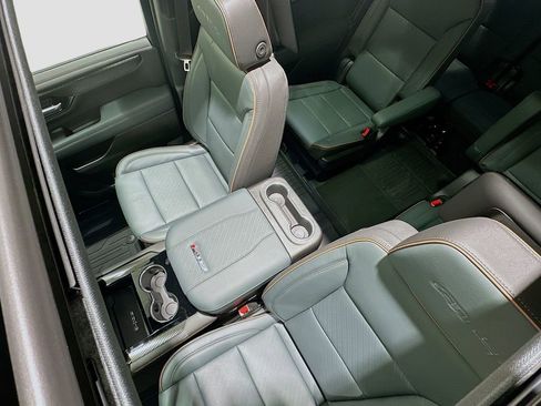 New 2026 GMC Yukon AT4 w/ AT4 Premium Plus Package AWD/4WD image 23