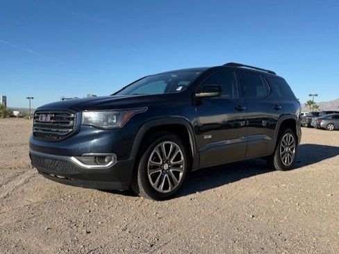 Used 2017 GMC Acadia SLT image 2