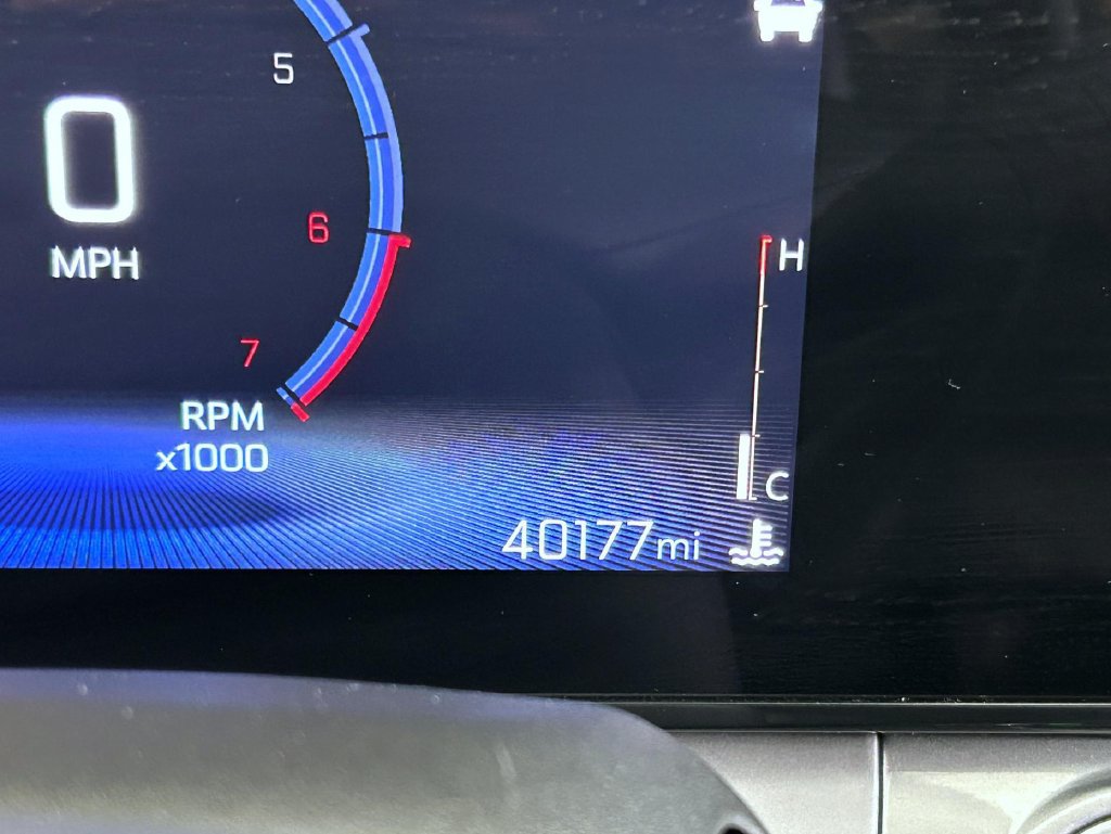 Used 2025 Chevrolet Trax LT FWD image 14