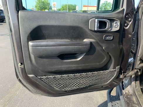 Used 2023 Jeep Gladiator Sport AWD/4WD image 29