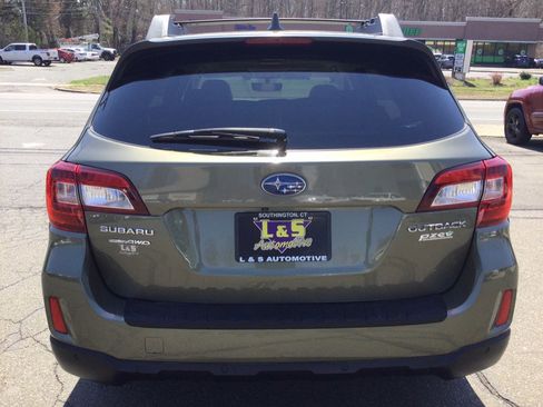 Used 2017 Subaru Outback 2.5i Limited image 9