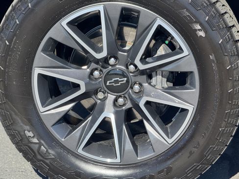 Certified 2022 Chevrolet Tahoe Z71 w/ Luxury Package image 7