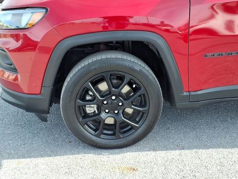 Used 2024 Jeep Compass Latitude w/ Altitude Special Edition image 12