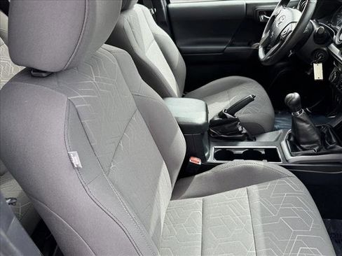 Used 2017 Toyota Tacoma TRD Sport w/ Premium & Technology Package image 19