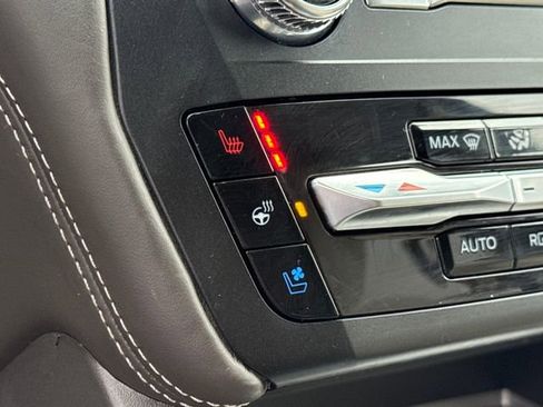 Used 2020 Ford Explorer Platinum w/ Premium Technology Package image 23