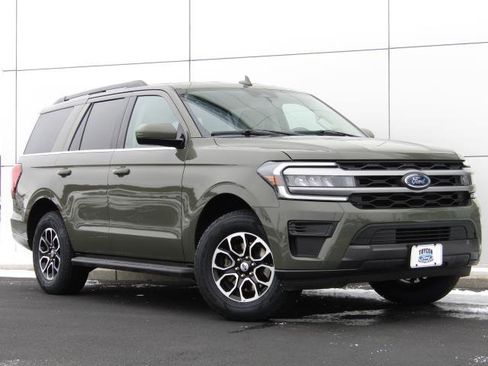 Used 2024 Ford Expedition XLT image 1