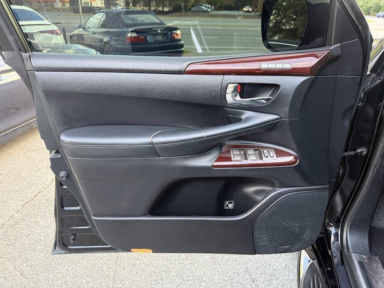 Used 2014 Lexus LX 570 4WD image 28