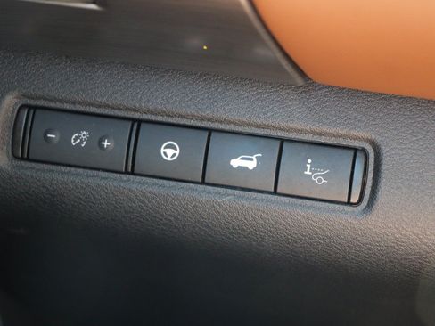 Used 2025 Nissan Pathfinder Platinum AWD/4WD image 21