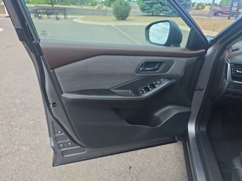 Used 2021 Nissan Rogue S AWD/4WD image 11