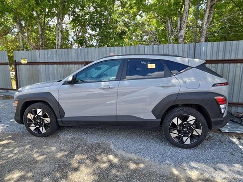 Used 2025 Hyundai Kona SEL FWD image 6