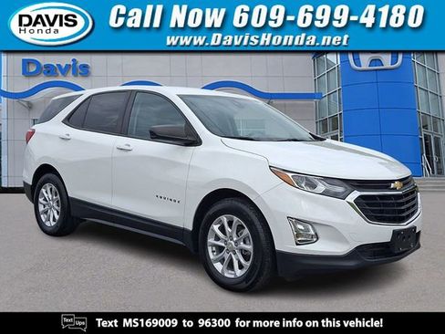 Used 2021 Chevrolet Equinox LS w/ LS Convenience Package FWD image 1