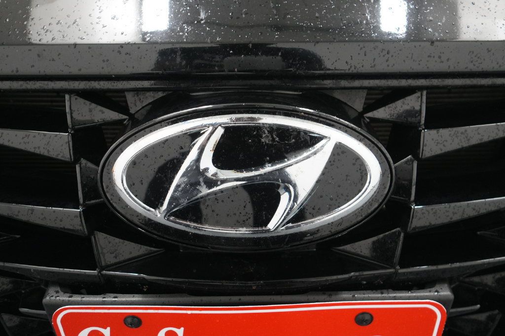 Used 2023 Hyundai Sonata SEL w/ Convenience Package FWD image 12