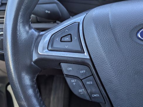 Used 2013 Ford Fusion SE FWD image 24