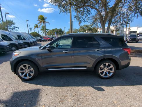 Used 2020 Ford Explorer Platinum w/ Premium Technology Package image 8