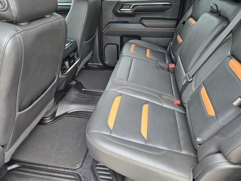 Used 2023 GMC Sierra 1500 AT4 w/ AT4 Premium Package AWD/4WD image 26
