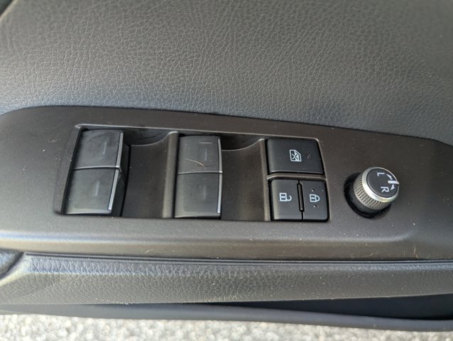 Used 2022 Toyota Camry XSE FWD image 10
