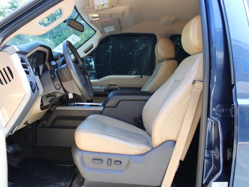 Used 2013 Ford F250 Lariat w/ Lariat Interior Pkg AWD/4WD image 17