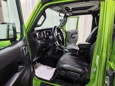 Used 2018 Jeep Wrangler Unlimited Sport S AWD/4WD image 10