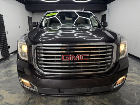 Used 2017 GMC Yukon SLT AWD/4WD image 8