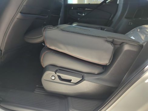 New 2025 Honda Pilot TrailSport image 7