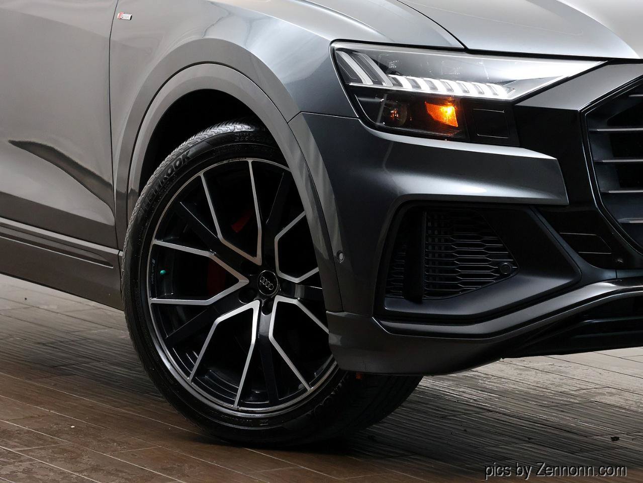 Used 2019 Audi Q8 Prestige AWD/4WD image 3