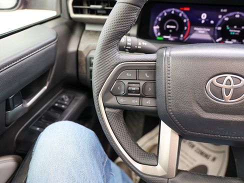 Certified 2026 Toyota Tacoma Limited AWD/4WD image 21