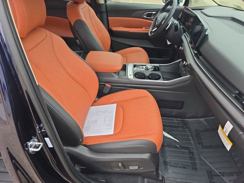 New 2026 Kia Carnival EX image 10