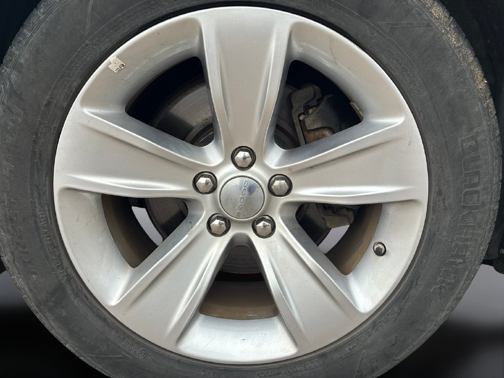 Used 2023 Dodge Challenger SXT RWD image 9