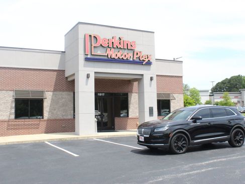 Used 2021 Lincoln Nautilus Reserve w/ Cargo Utility Package AWD/4WD image 36