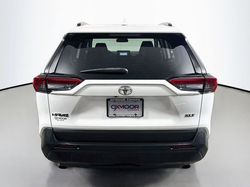 Used 2021 Toyota RAV4 XLE FWD image 6