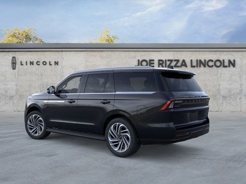 New 2026 Lincoln Navigator Premiere AWD/4WD image 4