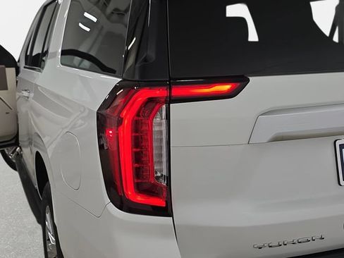 Used 2023 GMC Yukon XL Denali AWD/4WD image 30