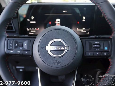 New 2025 Nissan Kicks SR FWD image 16